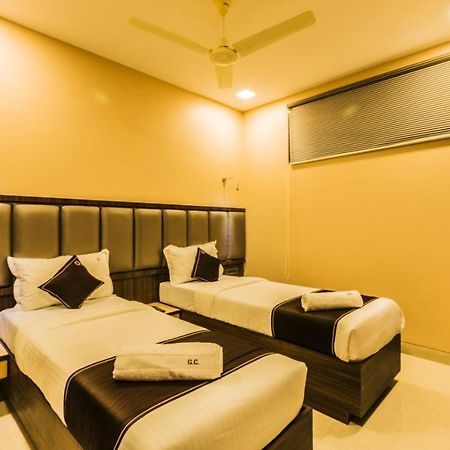 Hotel Golden Crown Мумбаи Экстерьер фото